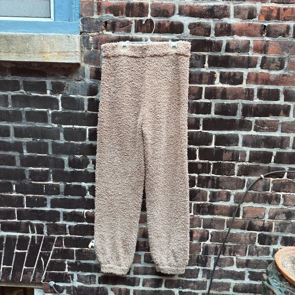 Aritizia Matching Sweatsuit - designed by The Group - Picture 6 of 7